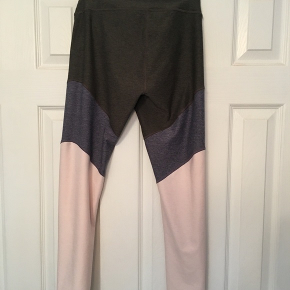 Outdoor Voices - 7/8 Springs Leggings - Picture 5 of 5